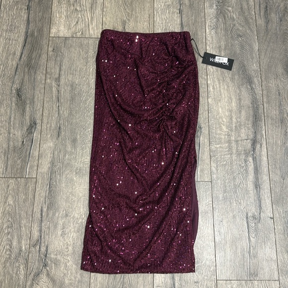 NEW • Wildfox • Women’s Armidale Midi Skirt Dark Purple Sequin Medium - Picture 4 of 5